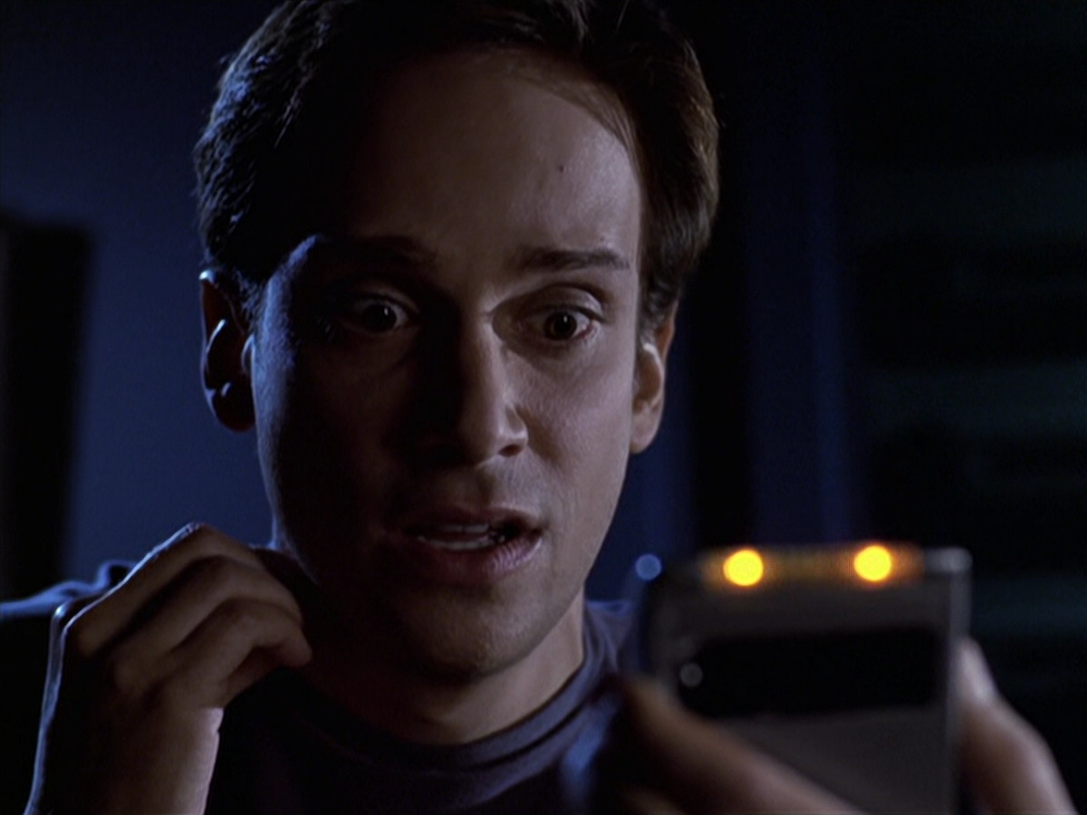 extant_StarTrek_VOY_6x20-GoodShepherd_01421.jpg