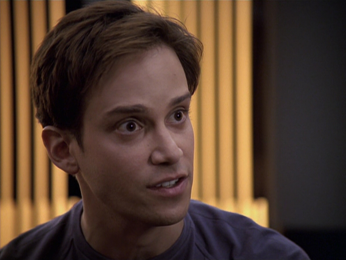extant_StarTrek_VOY_6x20-GoodShepherd_01454.jpg