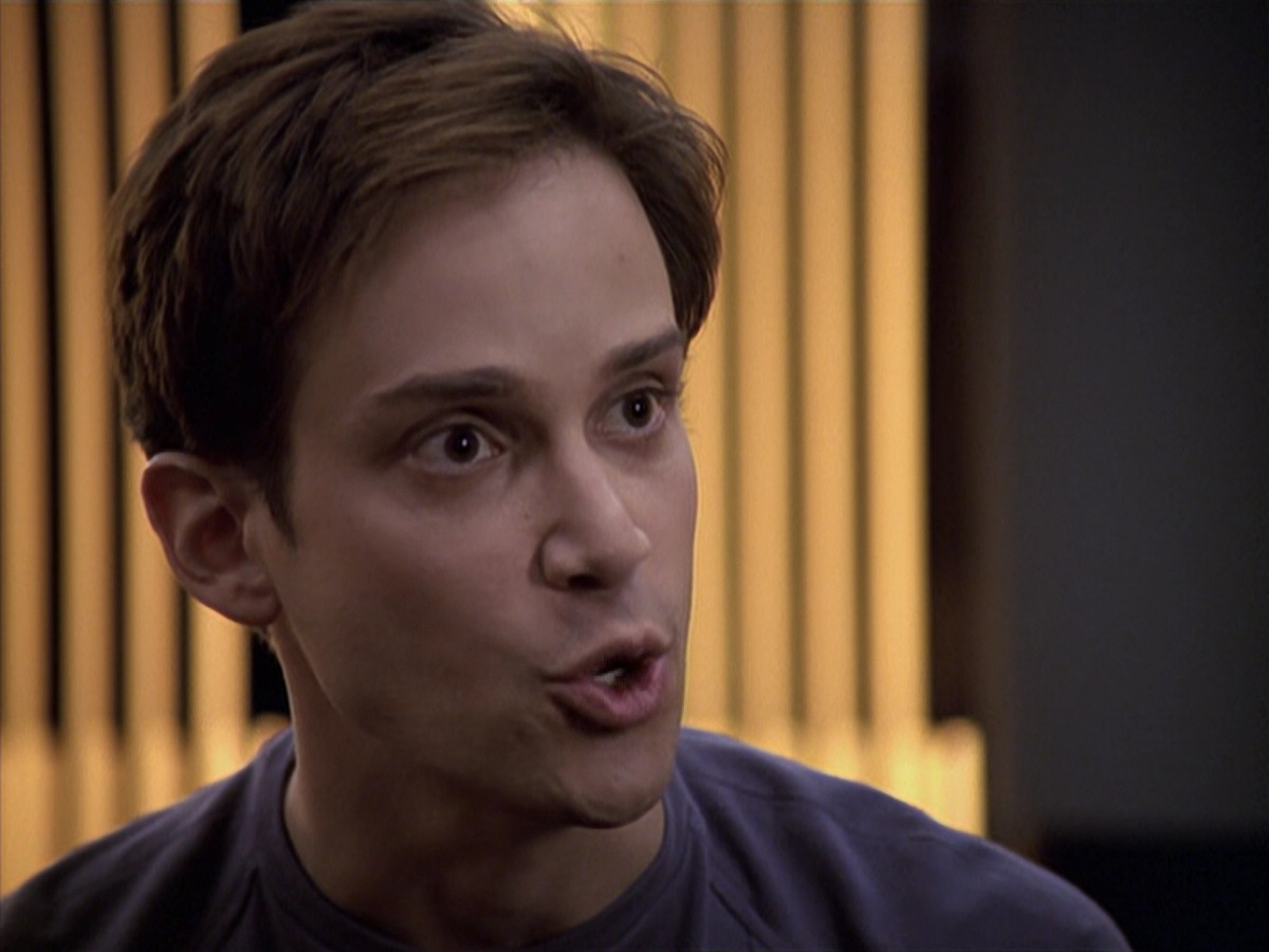extant_StarTrek_VOY_6x20-GoodShepherd_01456.jpg