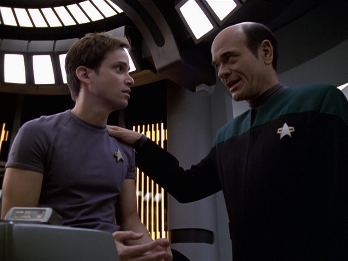 extant_StarTrek_VOY_6x20-GoodShepherd_01474.jpg