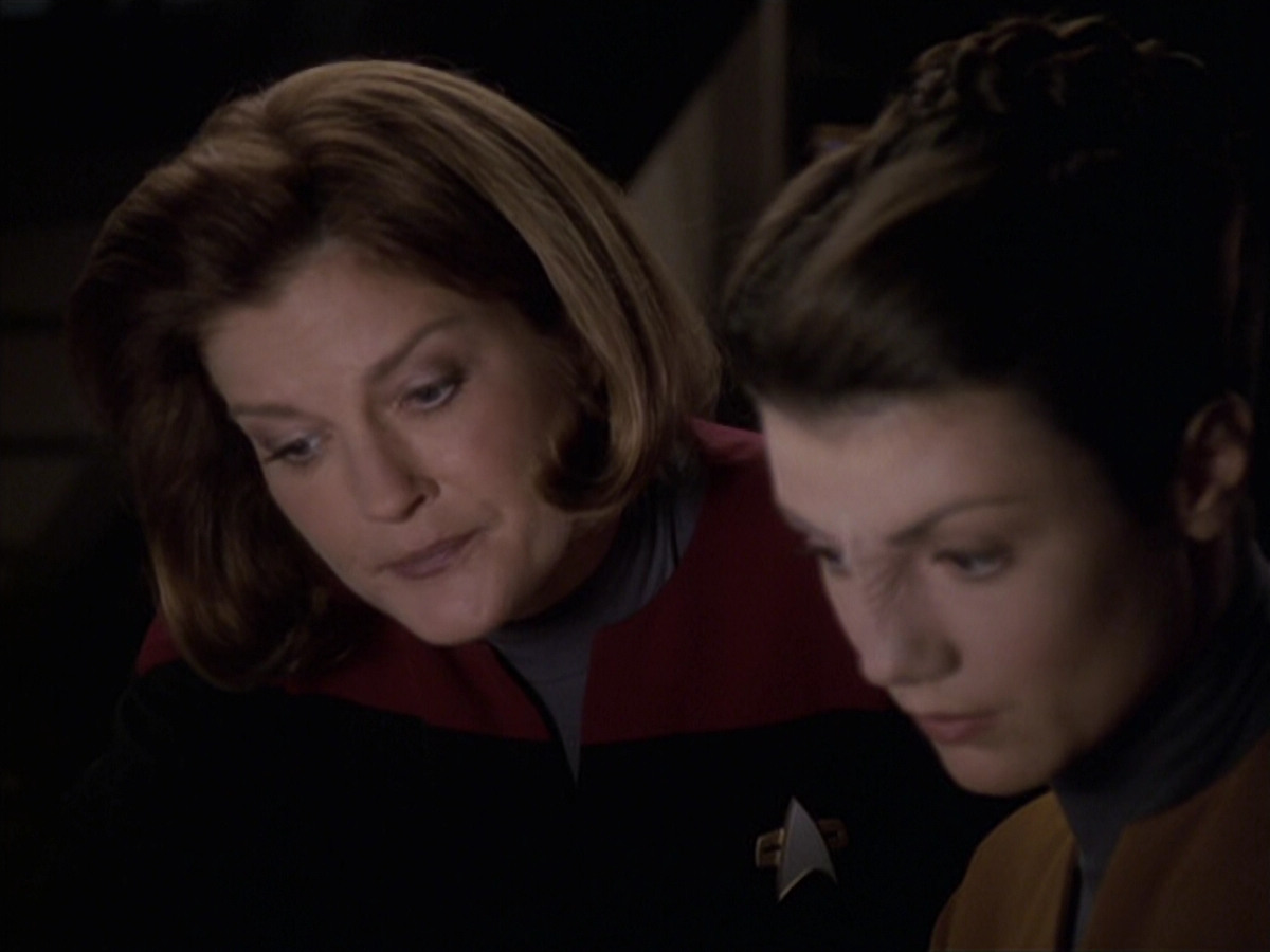 extant_StarTrek_VOY_6x20-GoodShepherd_01548.jpg