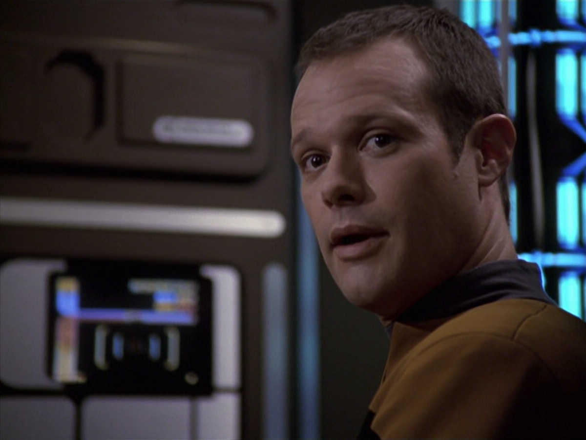 extant_StarTrek_VOY_6x20-GoodShepherd_01735.jpg