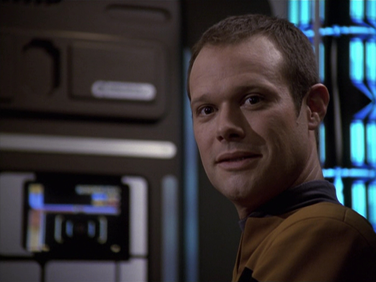 extant_StarTrek_VOY_6x20-GoodShepherd_01795.jpg