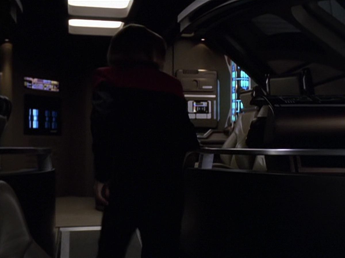 extant_StarTrek_VOY_6x20-GoodShepherd_01828.jpg