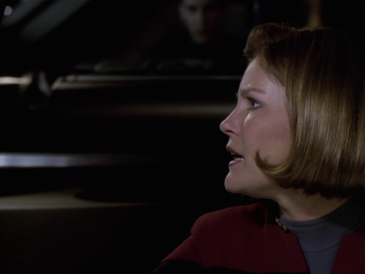 extant_StarTrek_VOY_6x20-GoodShepherd_01873.jpg