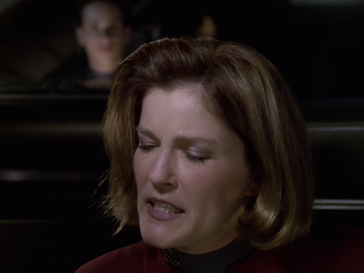 extant_StarTrek_VOY_6x20-GoodShepherd_01911.jpg