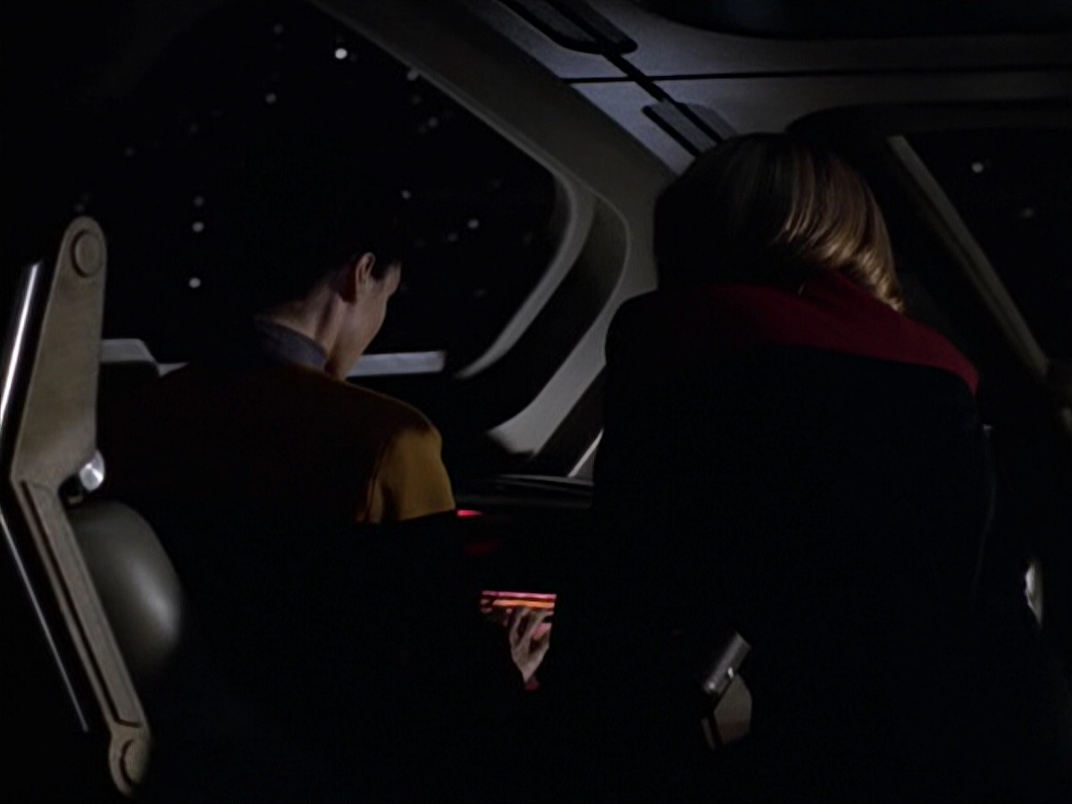 extant_StarTrek_VOY_6x20-GoodShepherd_01926.jpg