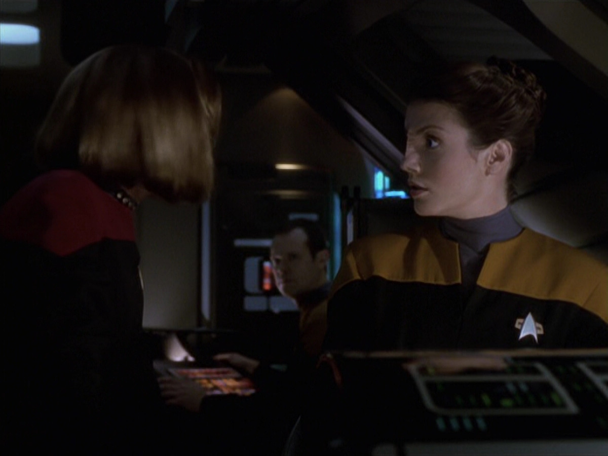 extant_StarTrek_VOY_6x20-GoodShepherd_01931.jpg