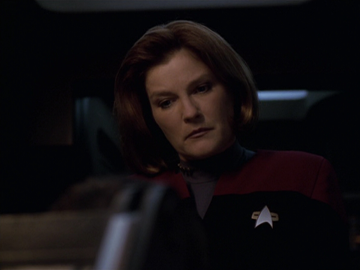 extant_StarTrek_VOY_6x20-GoodShepherd_01972.jpg