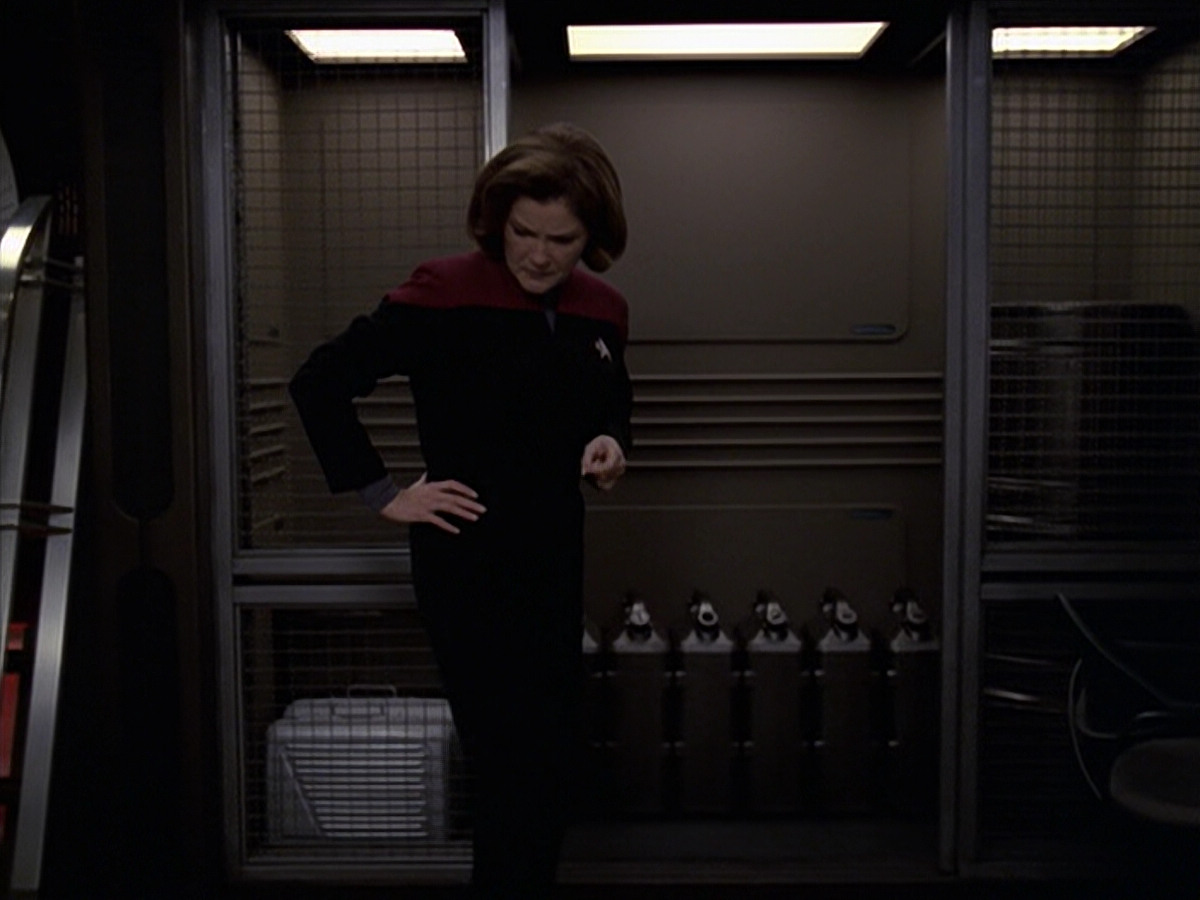 extant_StarTrek_VOY_6x20-GoodShepherd_02062.jpg