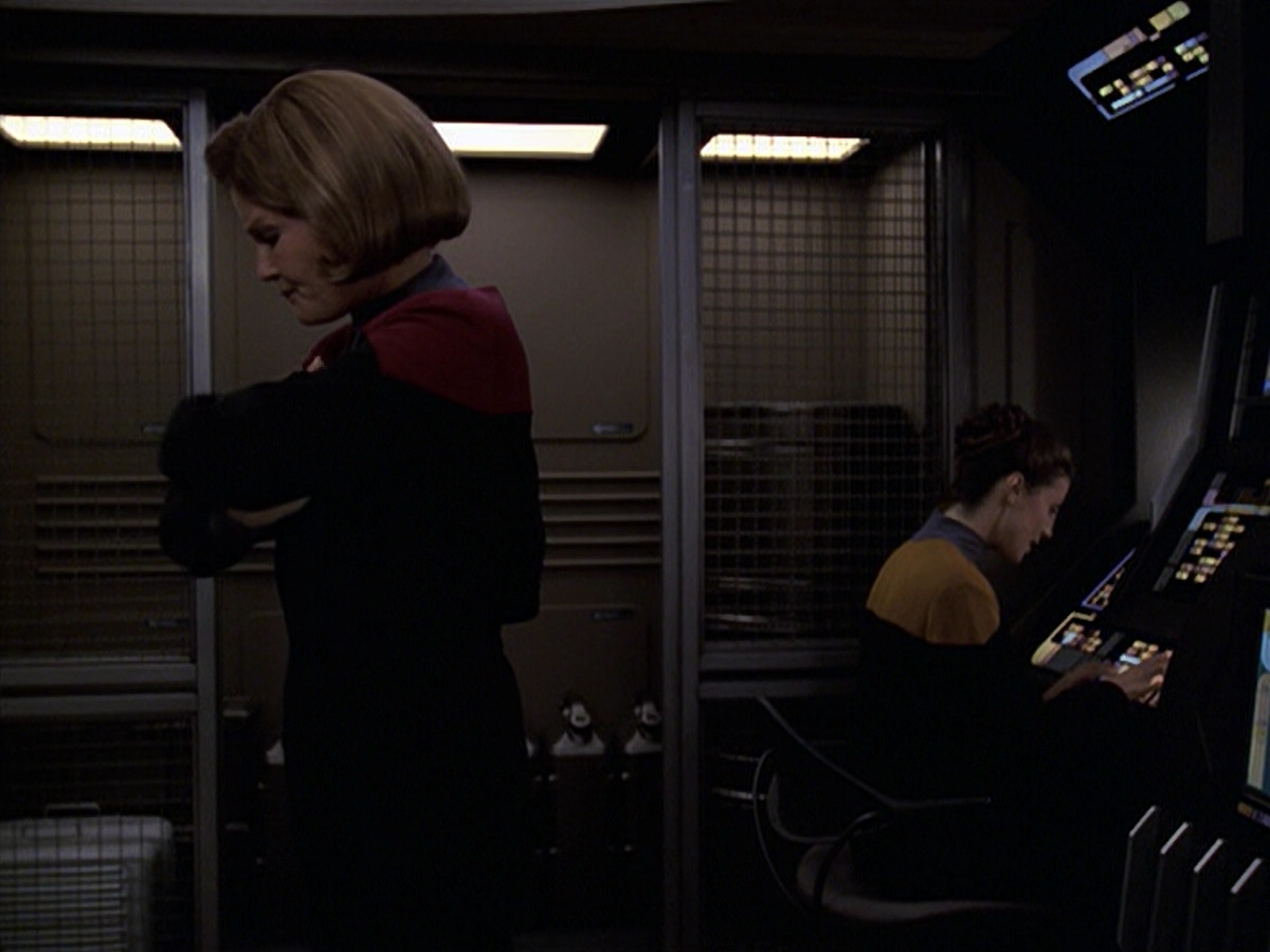 extant_StarTrek_VOY_6x20-GoodShepherd_02077.jpg