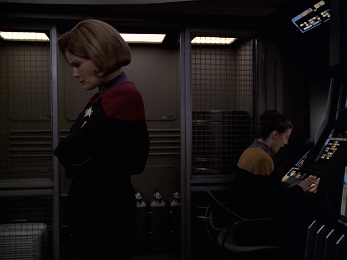 extant_StarTrek_VOY_6x20-GoodShepherd_02078.jpg