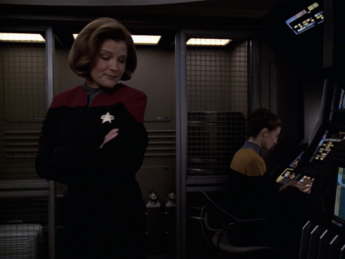 extant_StarTrek_VOY_6x20-GoodShepherd_02090.jpg