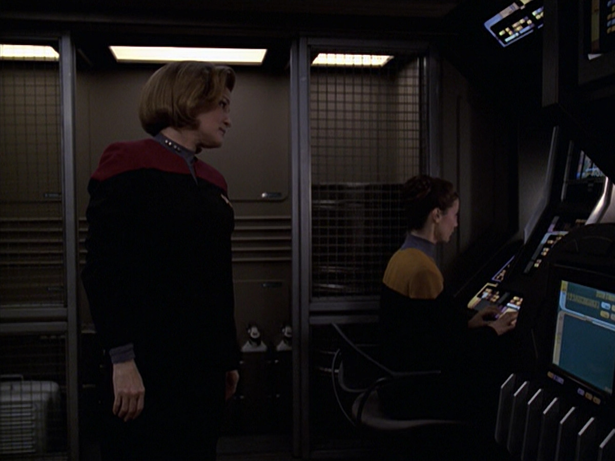 extant_StarTrek_VOY_6x20-GoodShepherd_02094.jpg