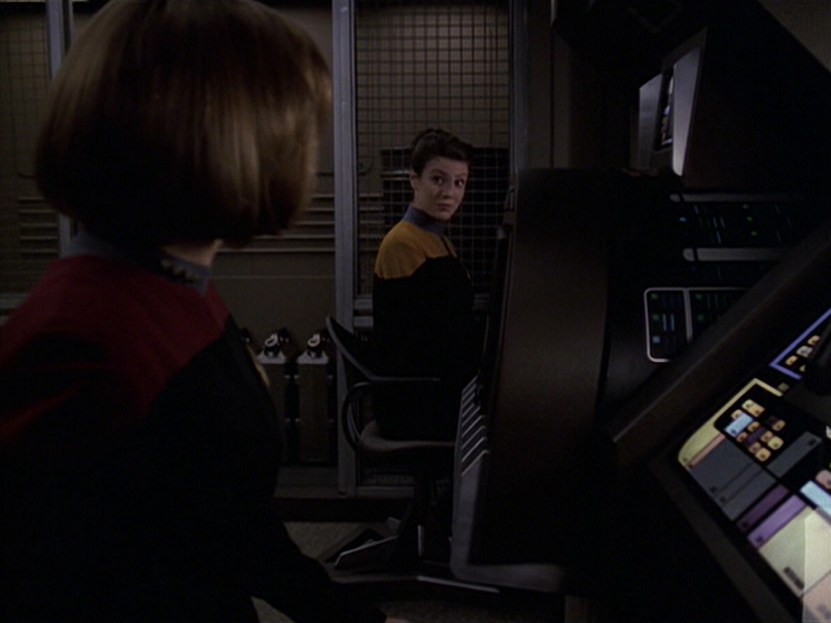 extant_StarTrek_VOY_6x20-GoodShepherd_02109.jpg
