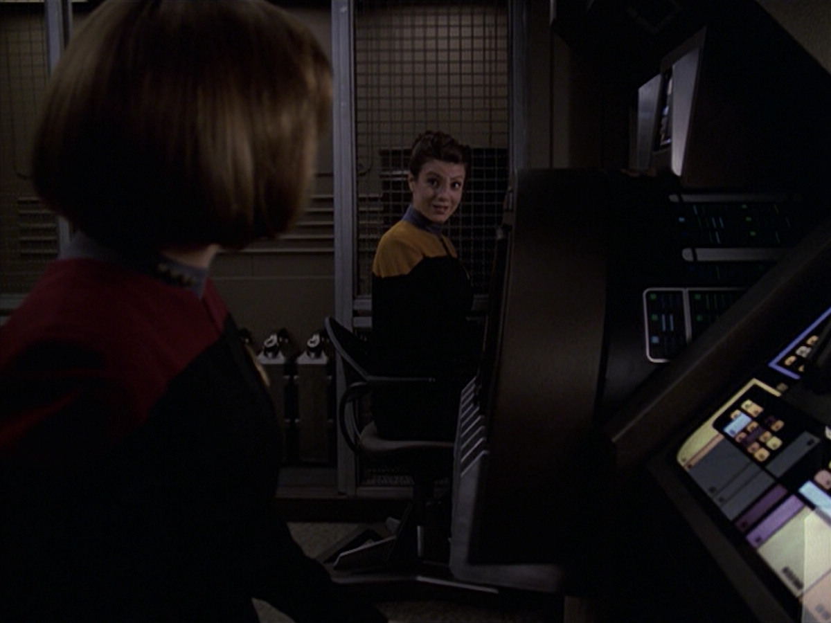 extant_StarTrek_VOY_6x20-GoodShepherd_02112.jpg