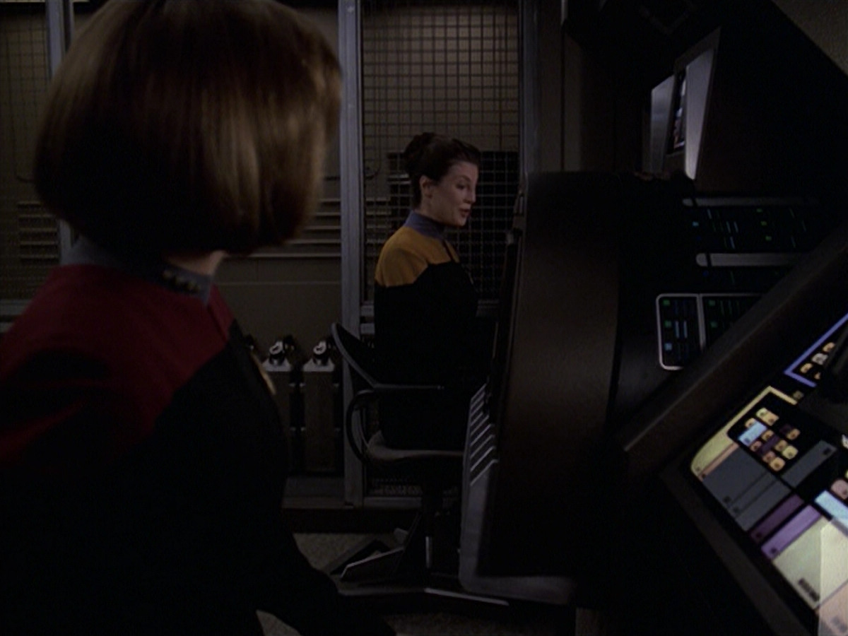 extant_StarTrek_VOY_6x20-GoodShepherd_02113.jpg
