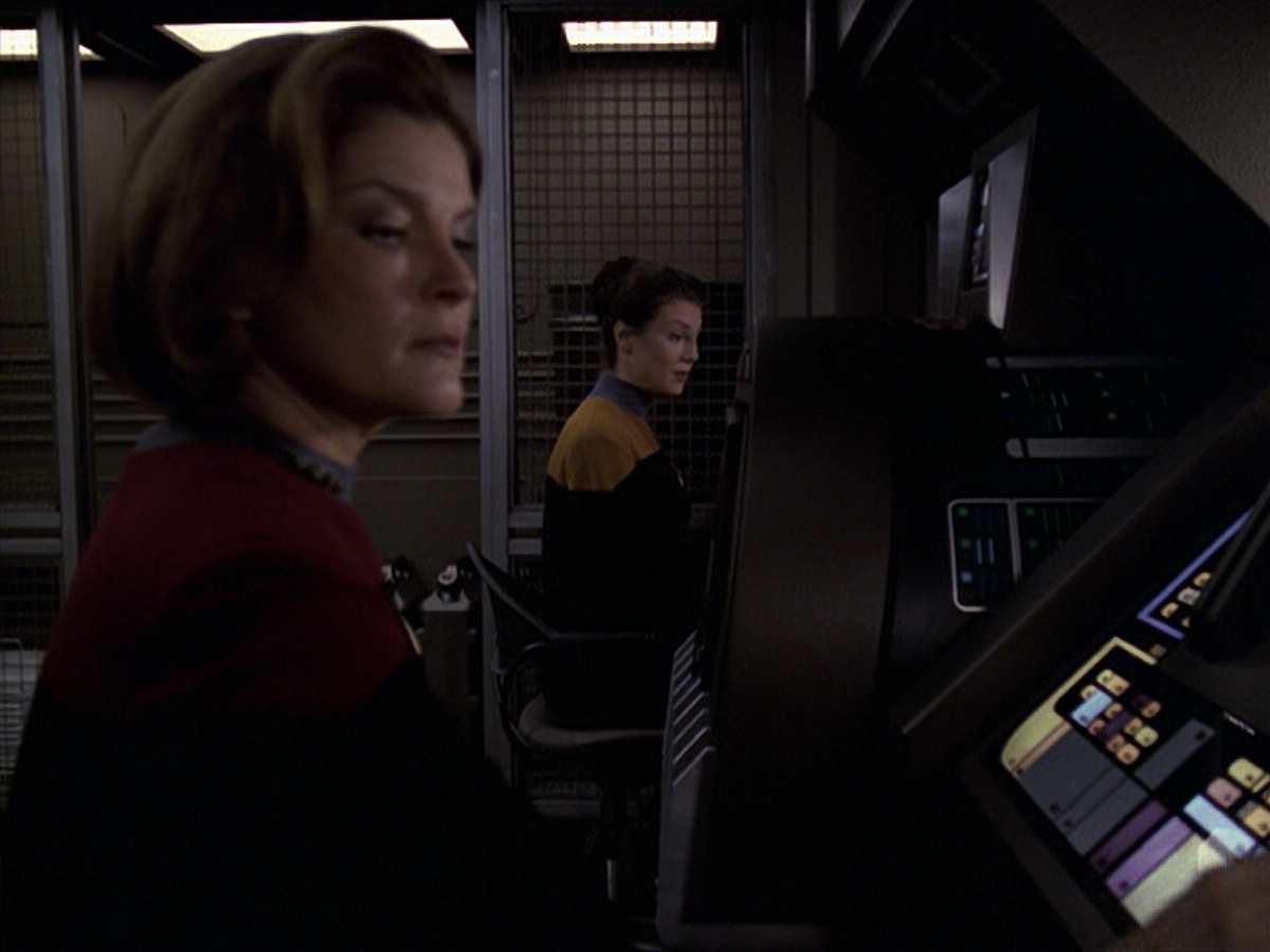 extant_StarTrek_VOY_6x20-GoodShepherd_02125.jpg
