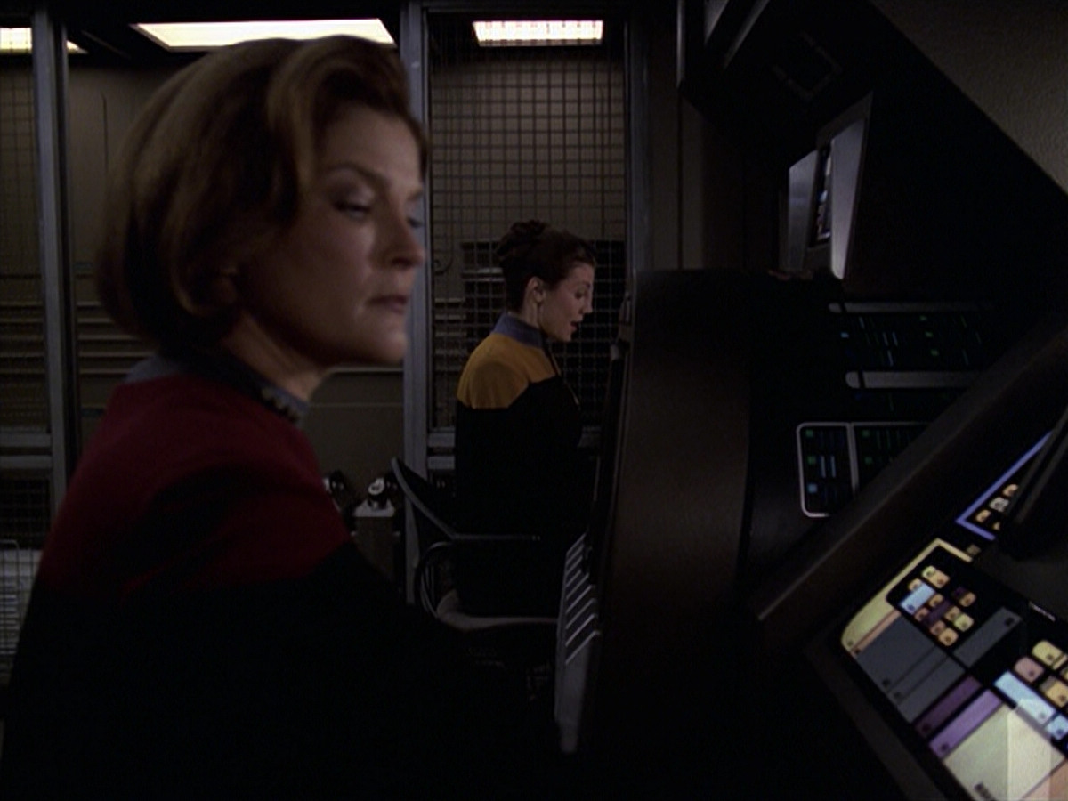 extant_StarTrek_VOY_6x20-GoodShepherd_02127.jpg