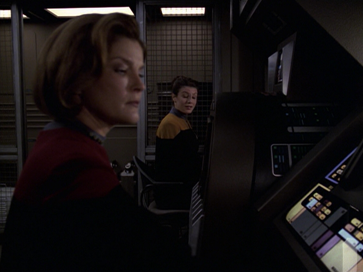 extant_StarTrek_VOY_6x20-GoodShepherd_02128.jpg