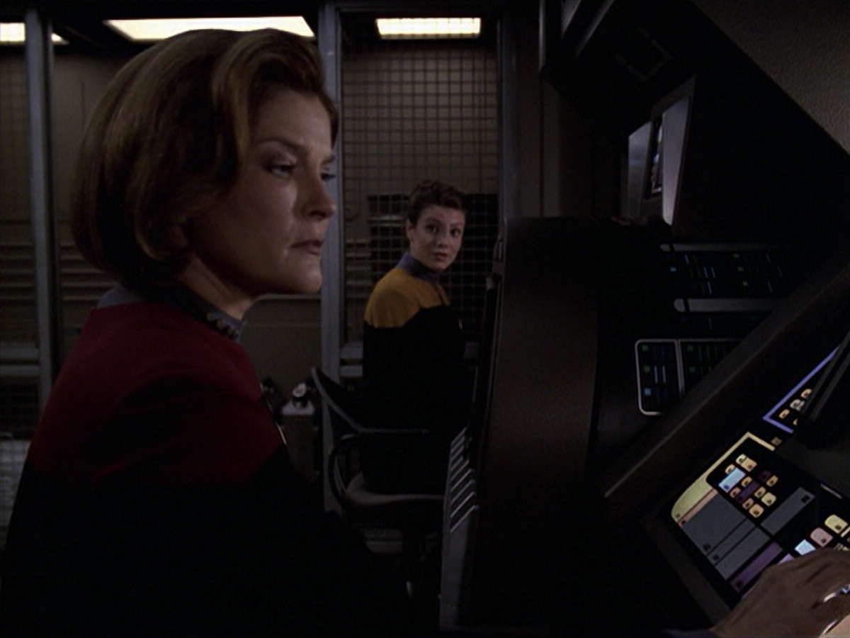extant_StarTrek_VOY_6x20-GoodShepherd_02130.jpg