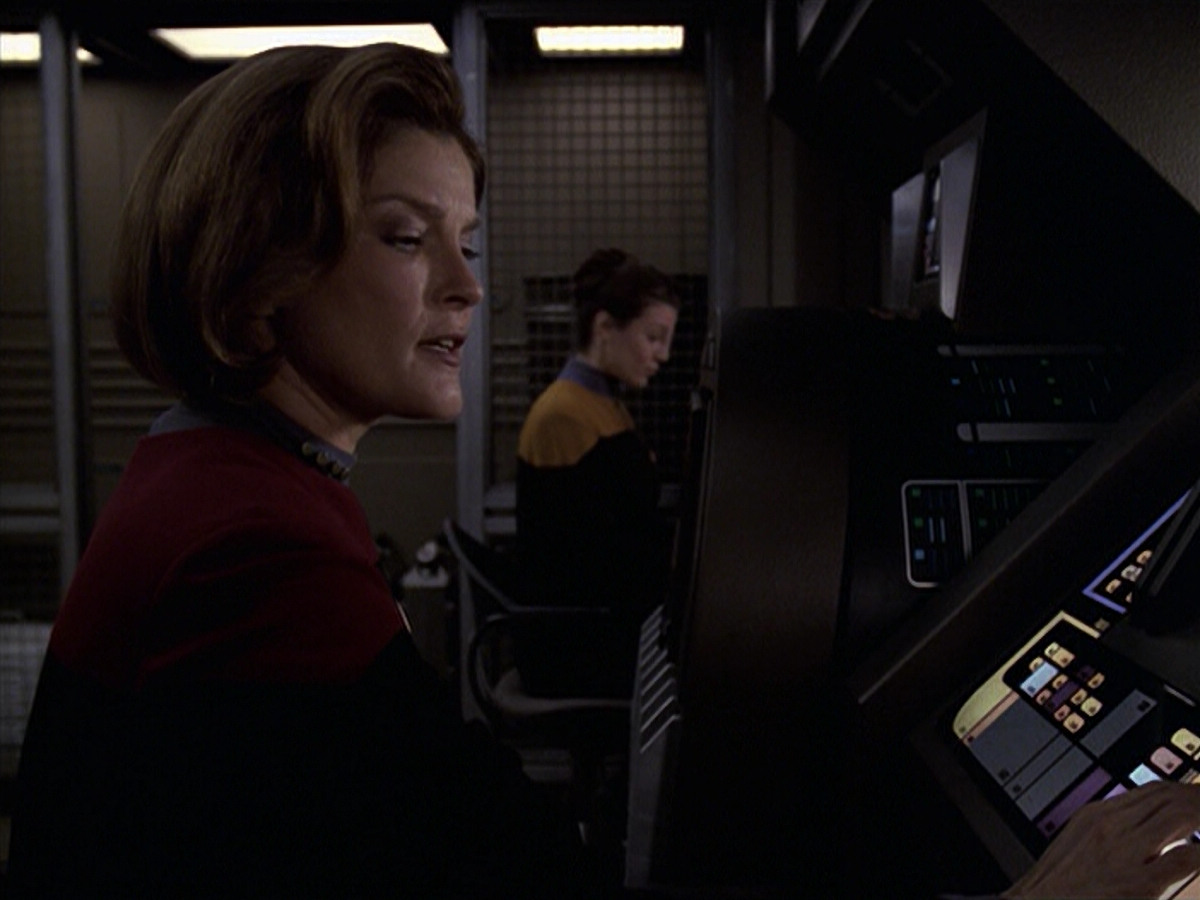 extant_StarTrek_VOY_6x20-GoodShepherd_02132.jpg