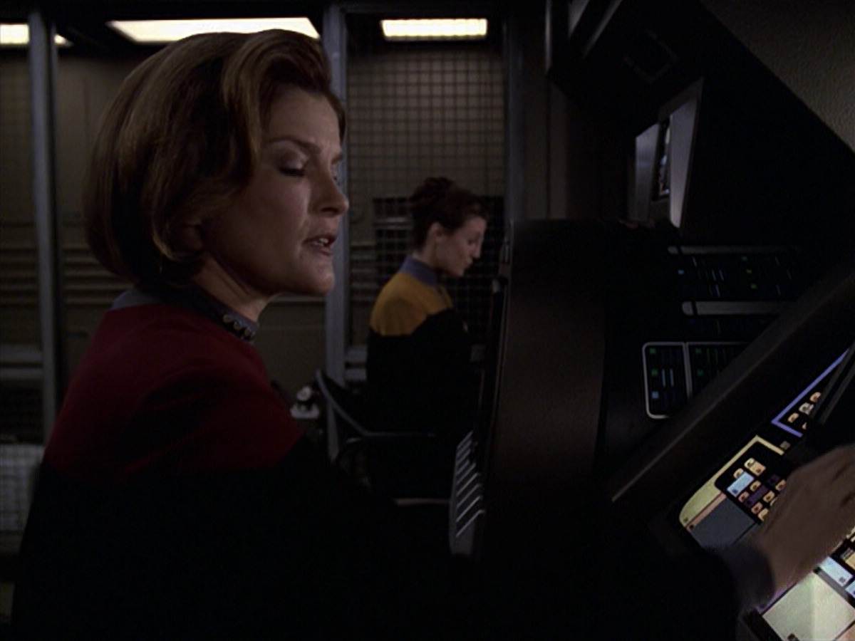 extant_StarTrek_VOY_6x20-GoodShepherd_02133.jpg