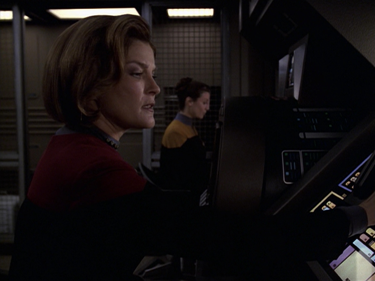 extant_StarTrek_VOY_6x20-GoodShepherd_02134.jpg