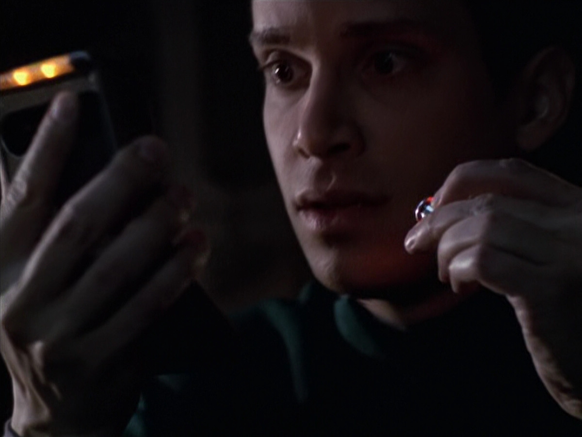 extant_StarTrek_VOY_6x20-GoodShepherd_02292.jpg