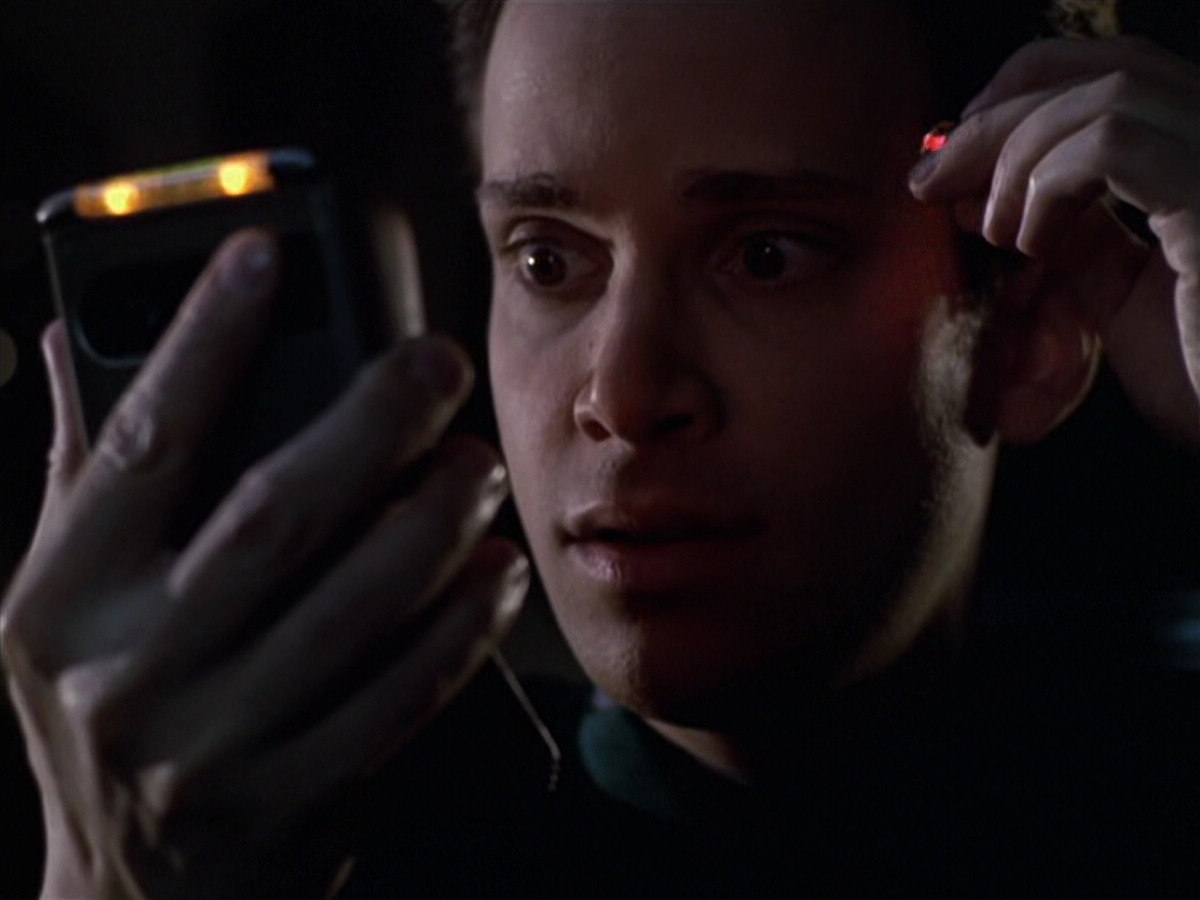 extant_StarTrek_VOY_6x20-GoodShepherd_02294.jpg