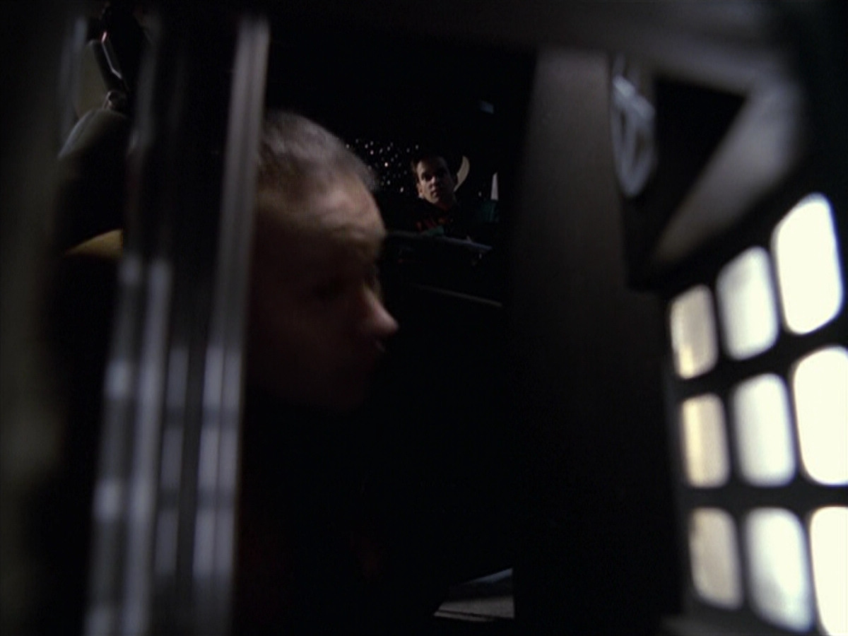 extant_StarTrek_VOY_6x20-GoodShepherd_02371.jpg