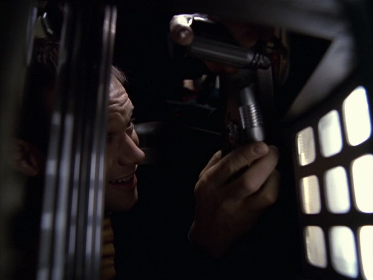 extant_StarTrek_VOY_6x20-GoodShepherd_02376.jpg