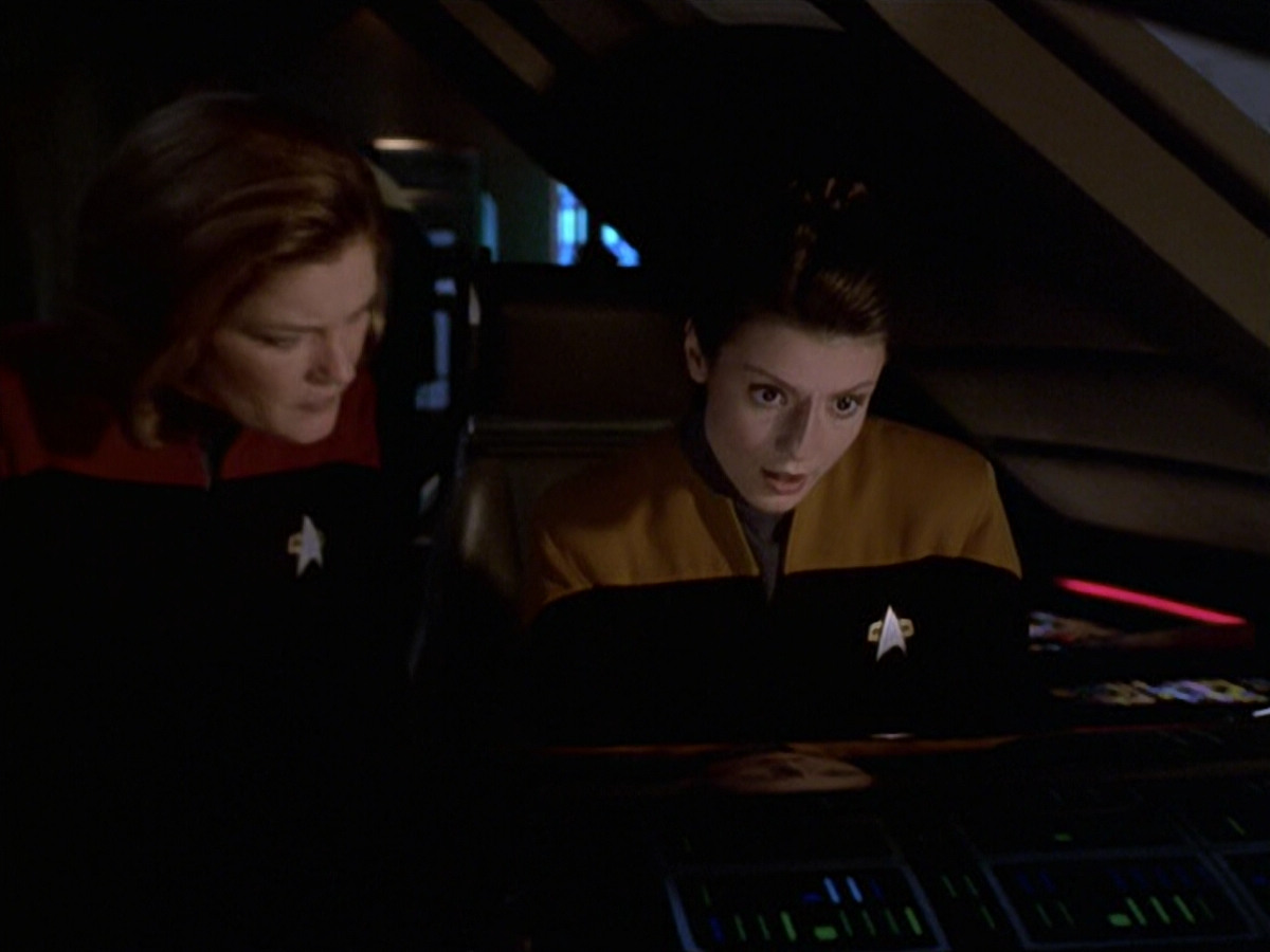 extant_StarTrek_VOY_6x20-GoodShepherd_02476.jpg