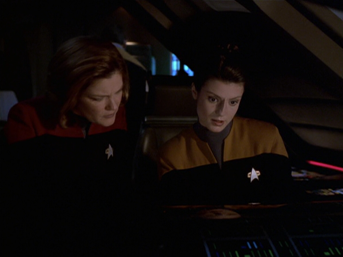 extant_StarTrek_VOY_6x20-GoodShepherd_02483.jpg