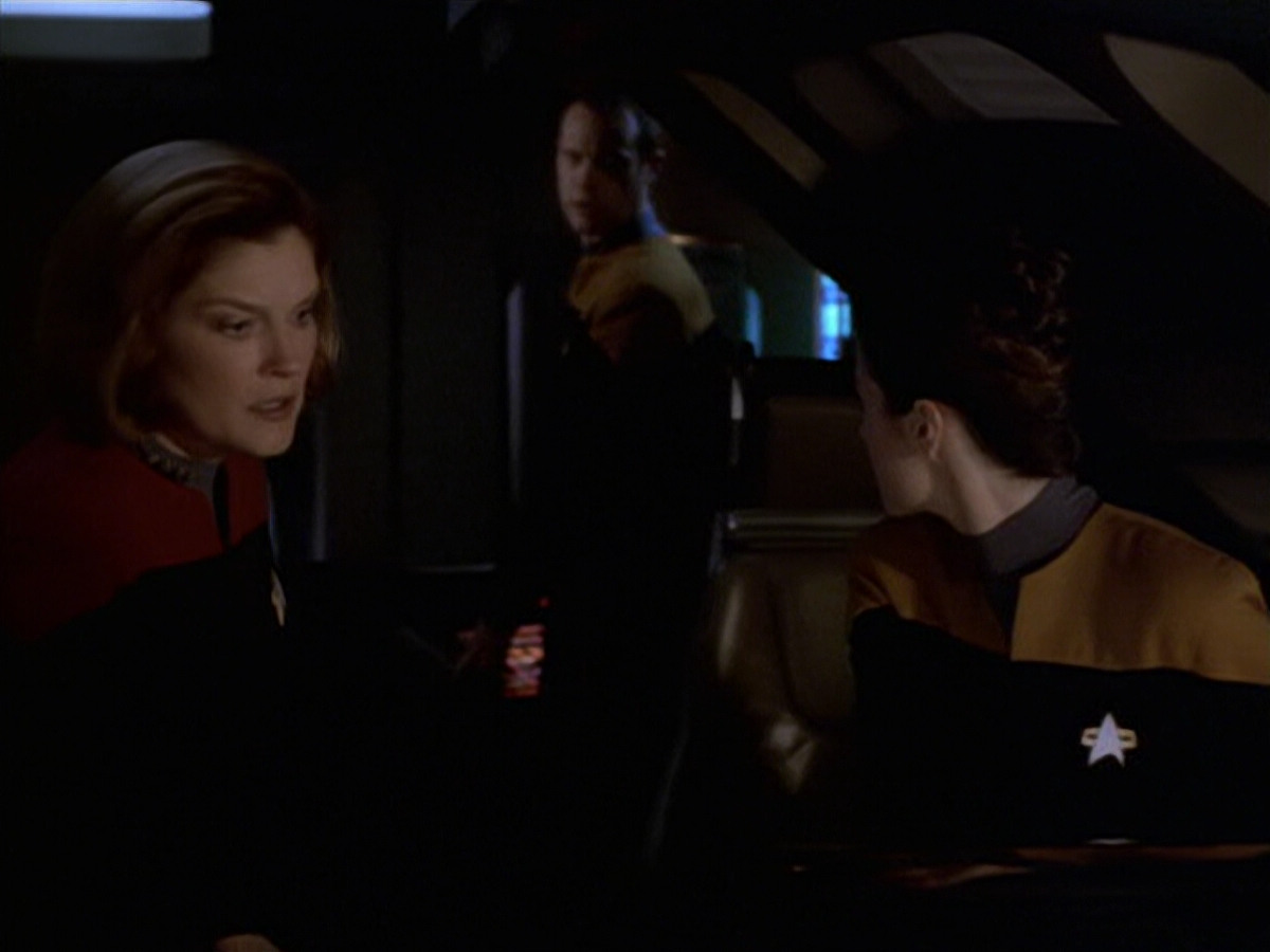 extant_StarTrek_VOY_6x20-GoodShepherd_02495.jpg