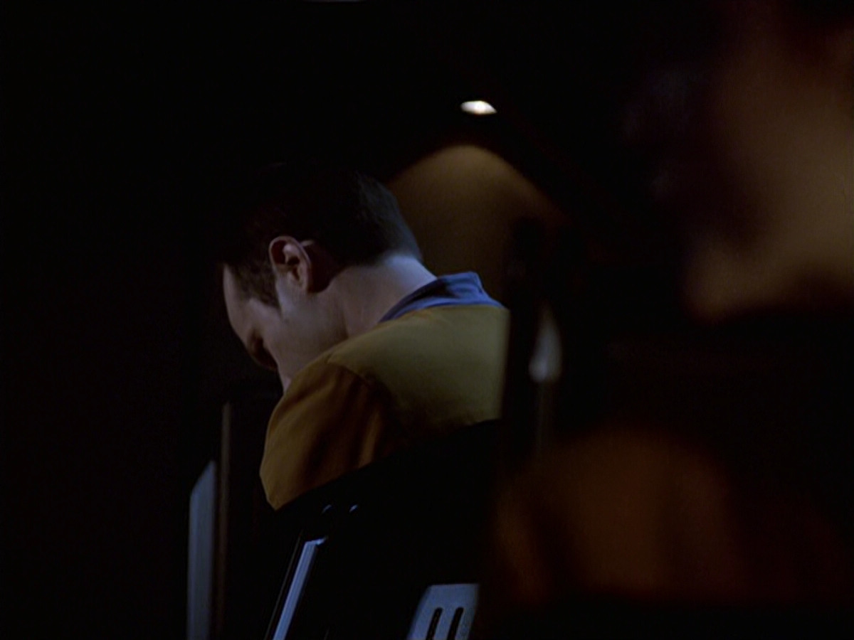 extant_StarTrek_VOY_6x20-GoodShepherd_02522.jpg