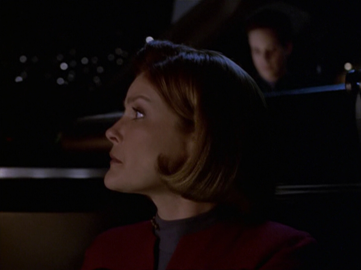 extant_StarTrek_VOY_6x20-GoodShepherd_02553.jpg