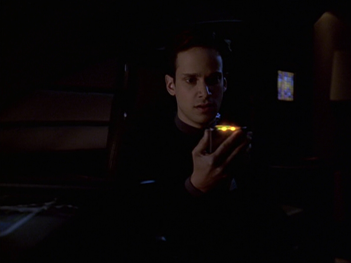 extant_StarTrek_VOY_6x20-GoodShepherd_02562.jpg