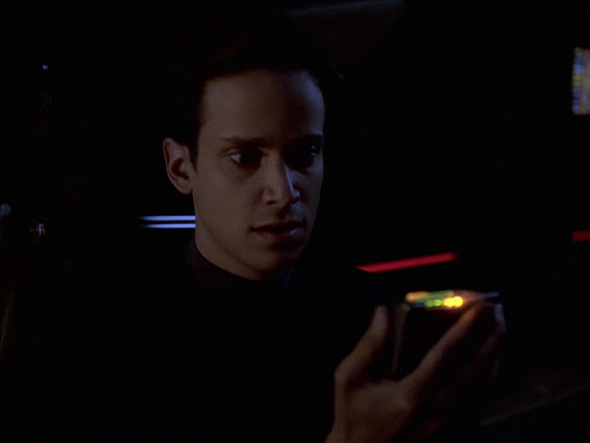extant_StarTrek_VOY_6x20-GoodShepherd_02567.jpg