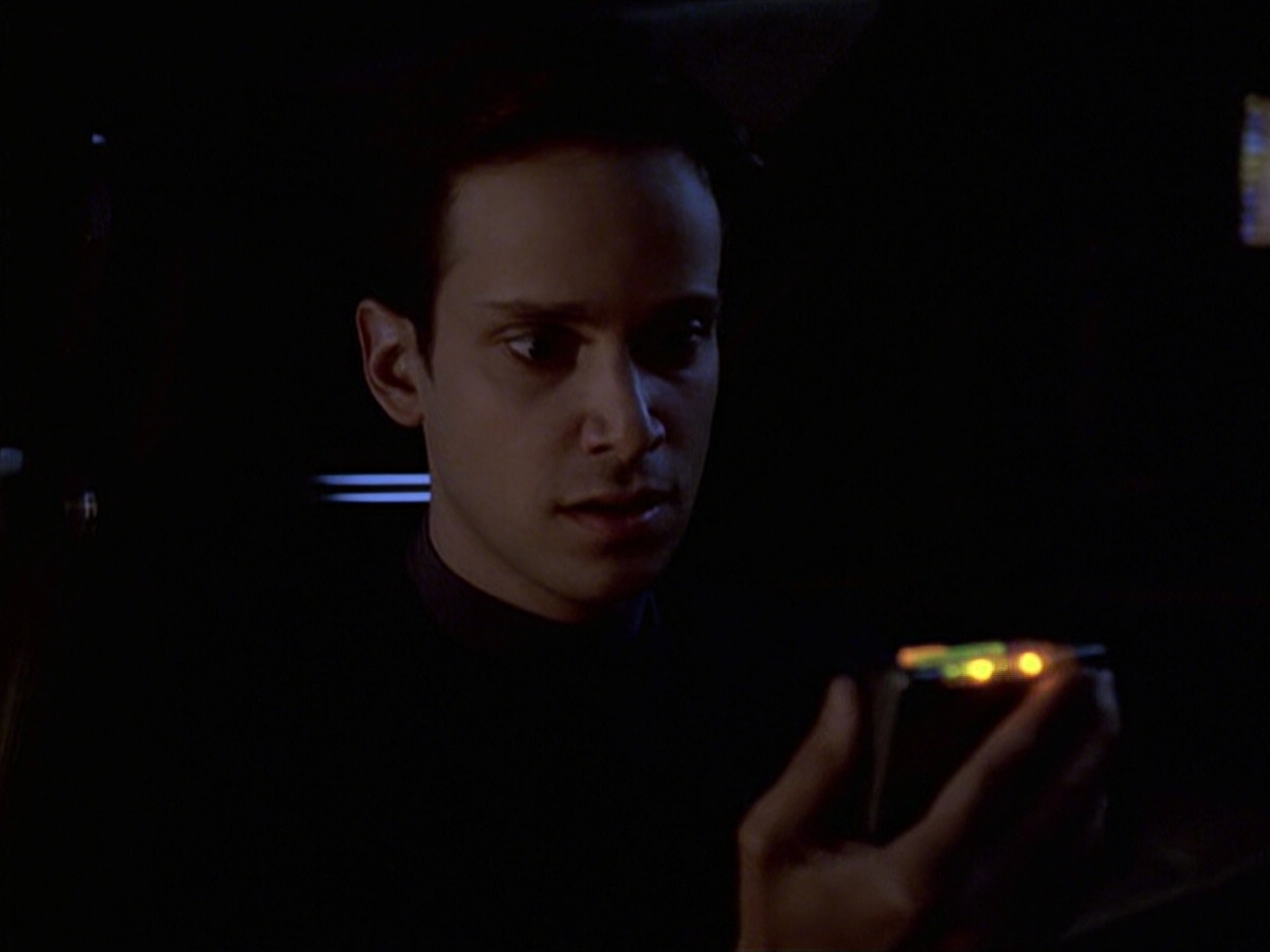 extant_StarTrek_VOY_6x20-GoodShepherd_02568.jpg