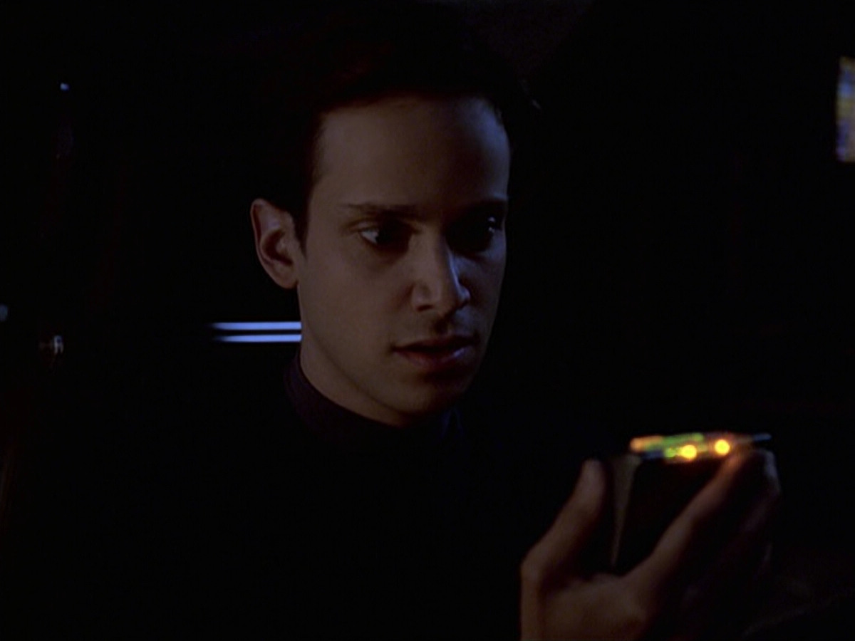 extant_StarTrek_VOY_6x20-GoodShepherd_02569.jpg