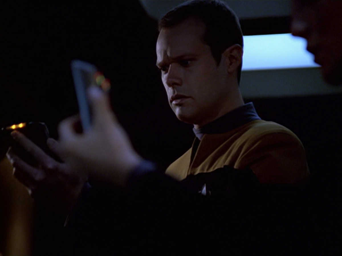extant_StarTrek_VOY_6x20-GoodShepherd_02571.jpg