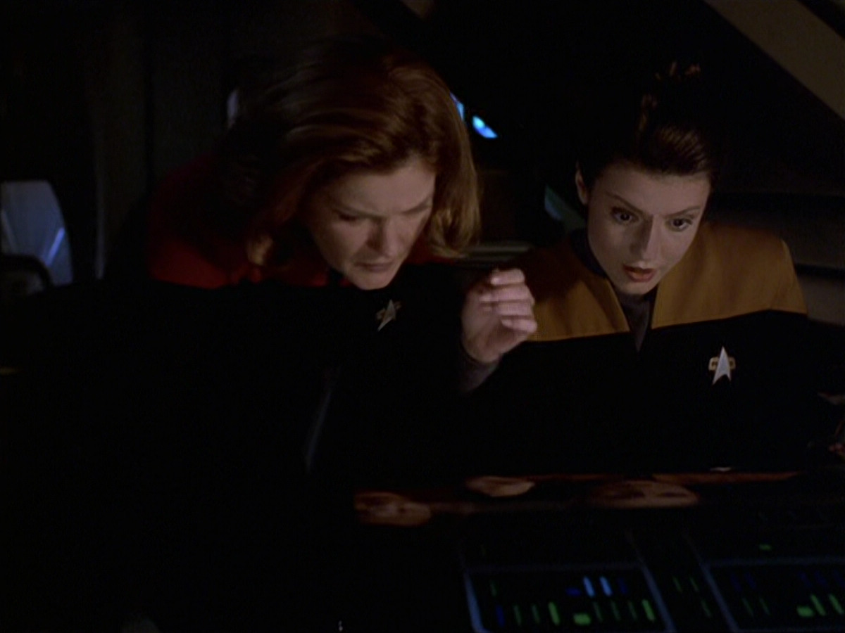 extant_StarTrek_VOY_6x20-GoodShepherd_02589.jpg