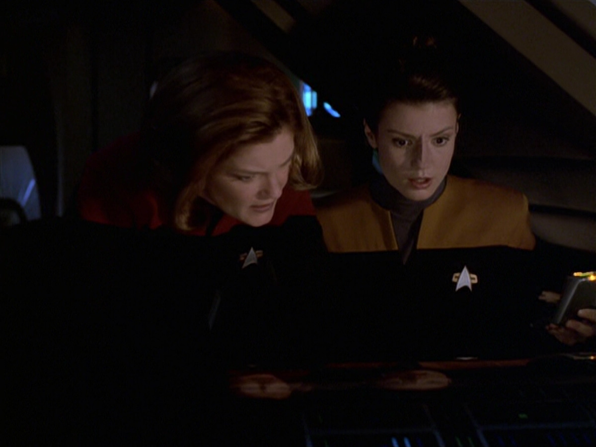 extant_StarTrek_VOY_6x20-GoodShepherd_02594.jpg
