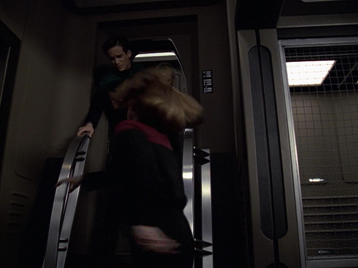 extant_StarTrek_VOY_6x20-GoodShepherd_02628.jpg
