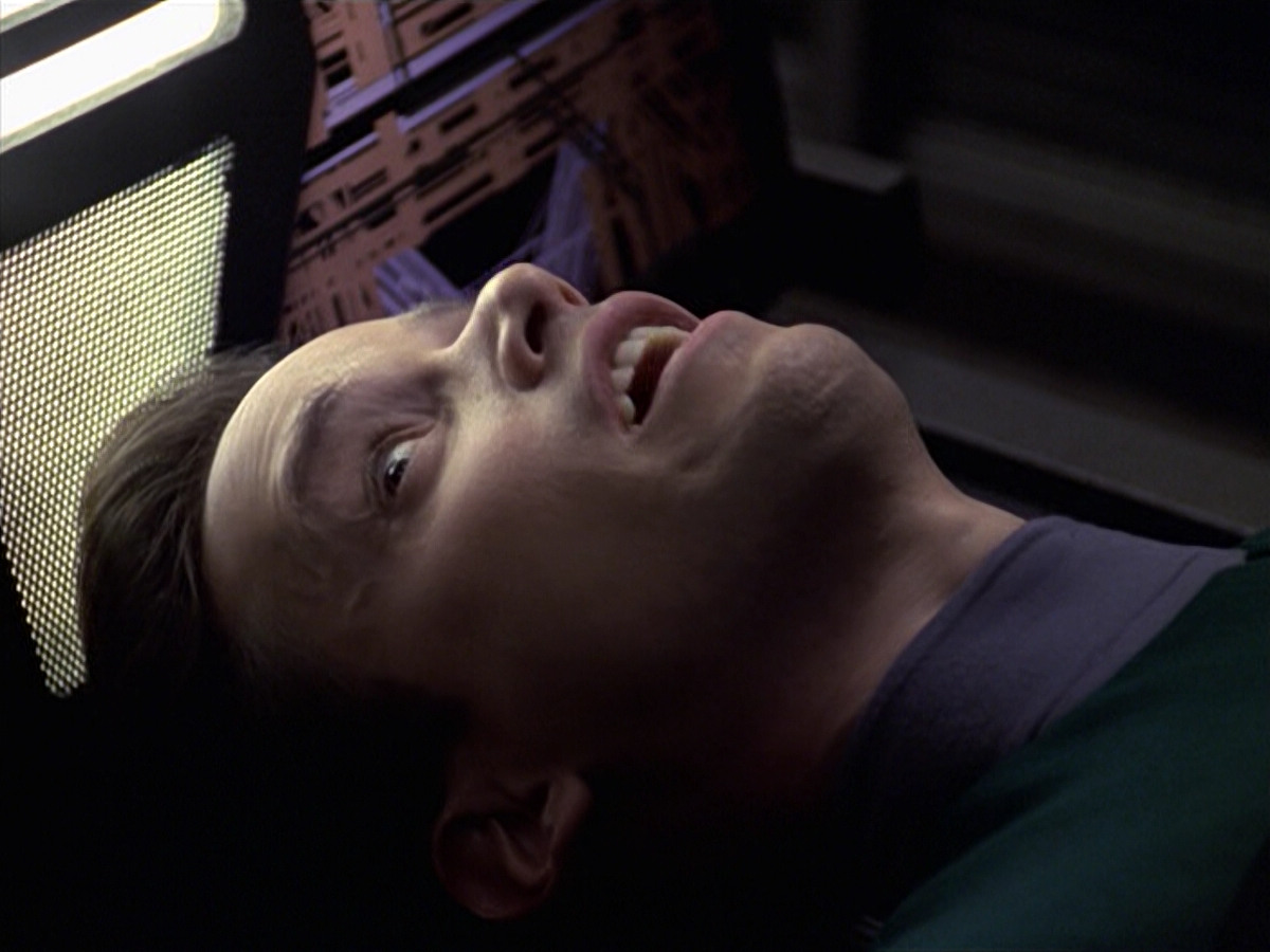 extant_StarTrek_VOY_6x20-GoodShepherd_02655.jpg