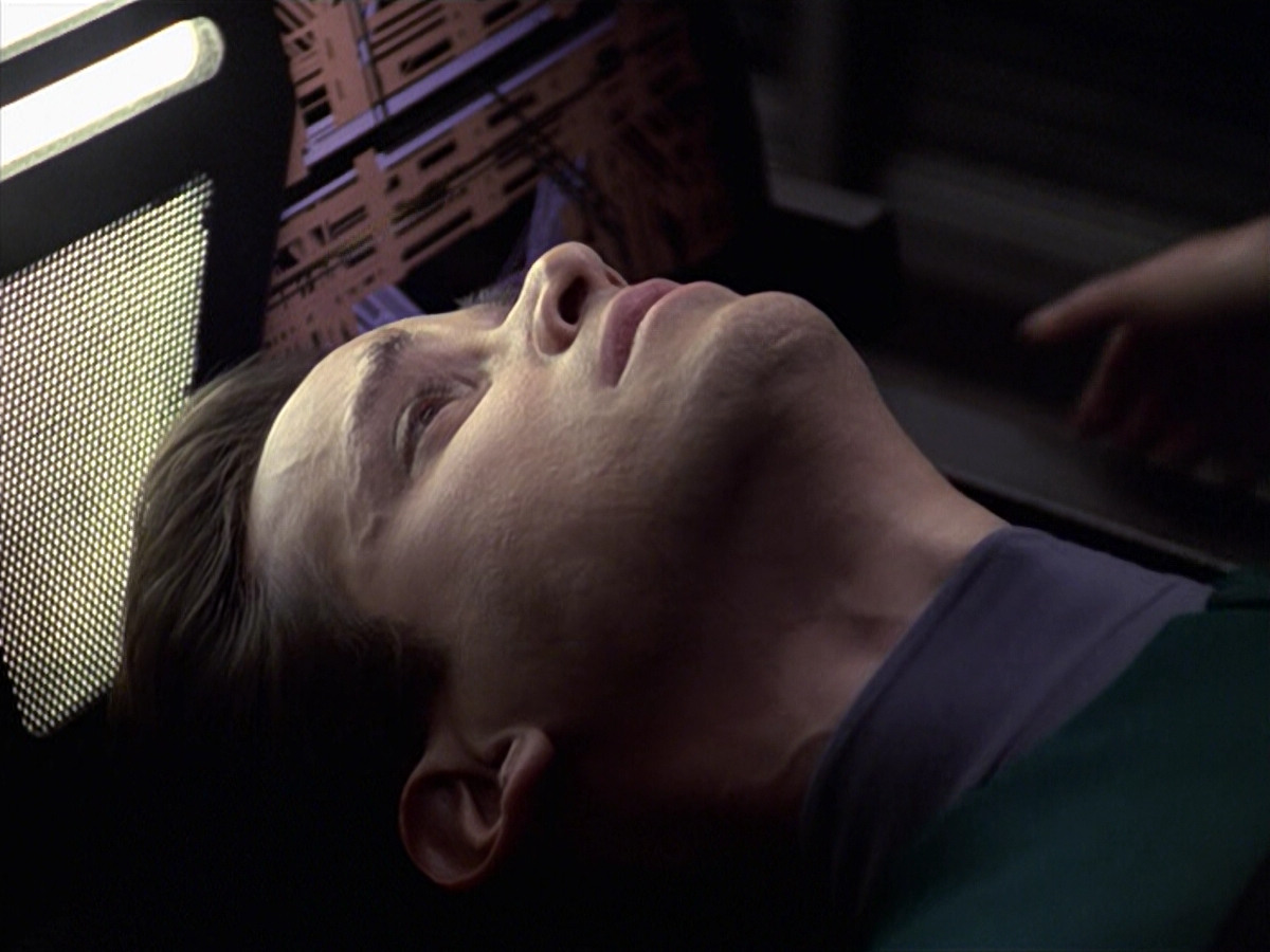 extant_StarTrek_VOY_6x20-GoodShepherd_02690.jpg