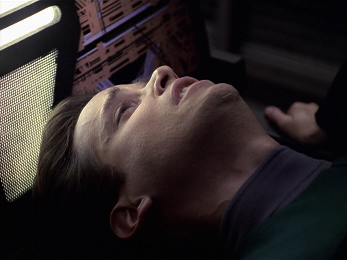 extant_StarTrek_VOY_6x20-GoodShepherd_02695.jpg