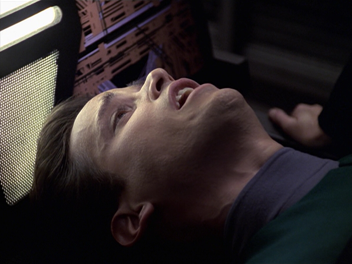 extant_StarTrek_VOY_6x20-GoodShepherd_02696.jpg