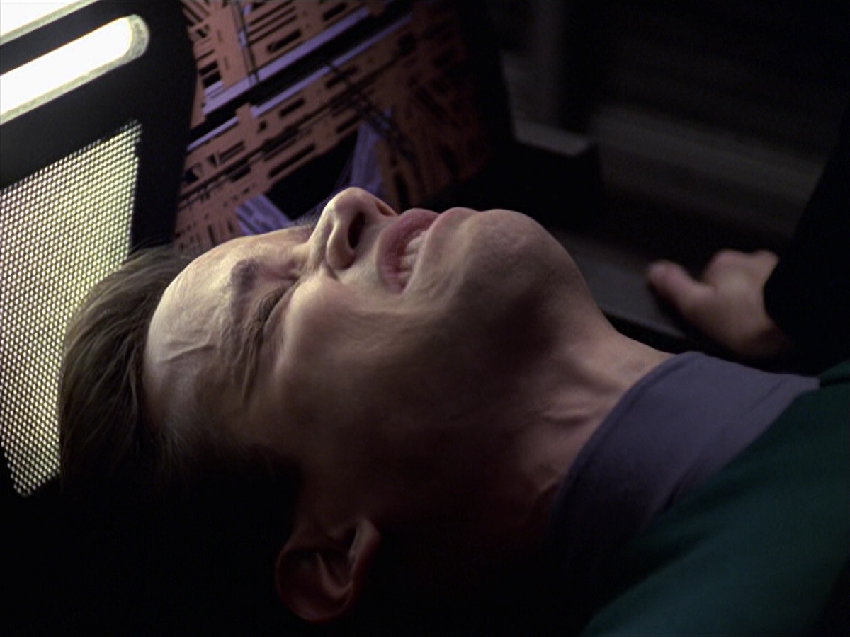 extant_StarTrek_VOY_6x20-GoodShepherd_02715.jpg